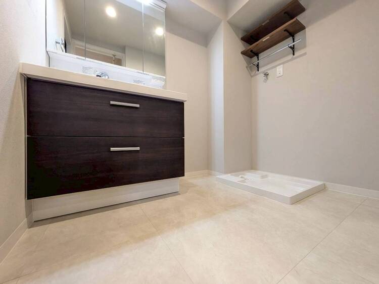 その他 十分な広さの脱衣所。