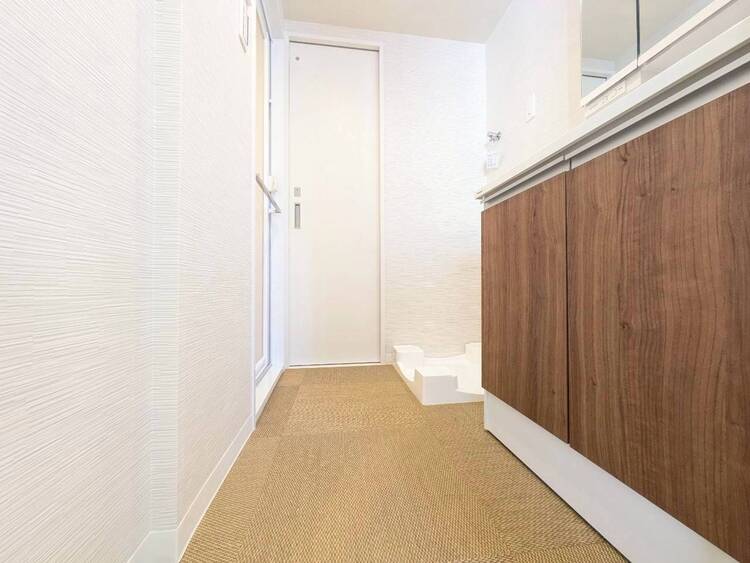 その他 十分な広さの脱衣所。