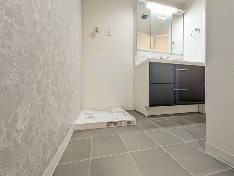 その他 十分な広さの脱衣所。