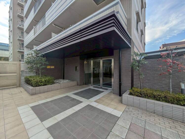 その他 上質感漂う玄関アプローチです。