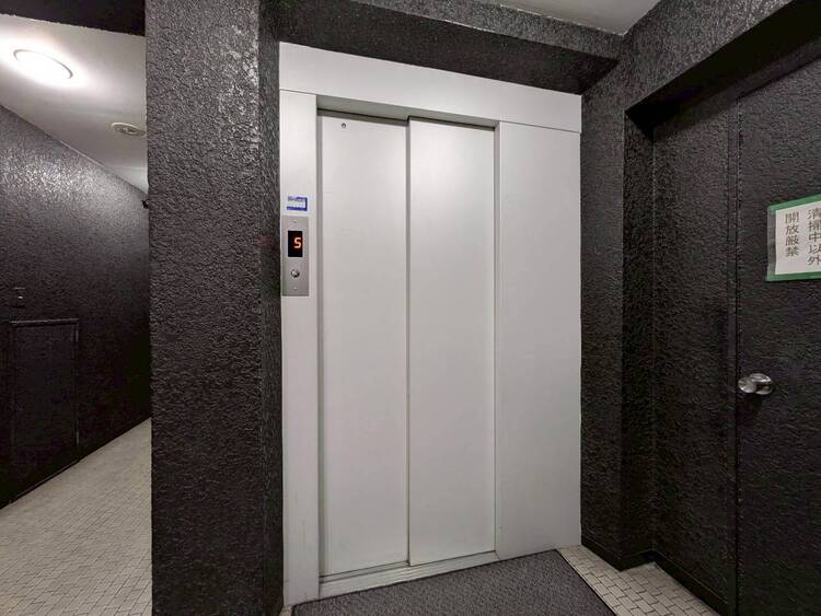 その他 エレベーター完備のため荷物が多くなっても安心。