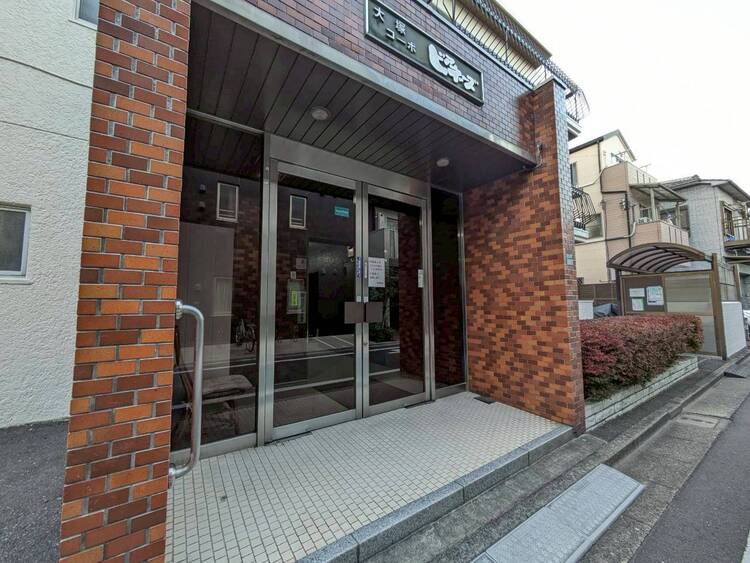 その他 上質感漂う玄関アプローチです。