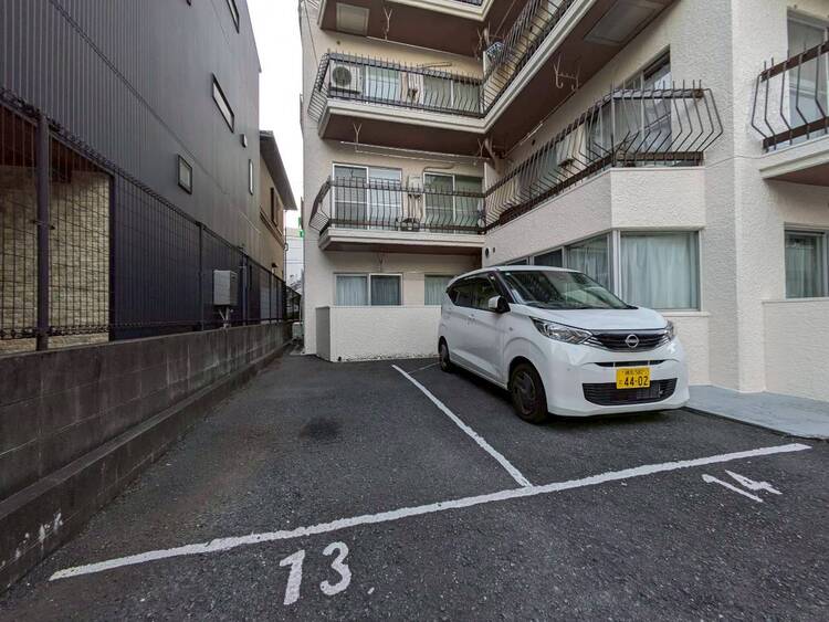 その他 駐車スペースが嬉しいですね。※空き状況は都度ご確認下さい。