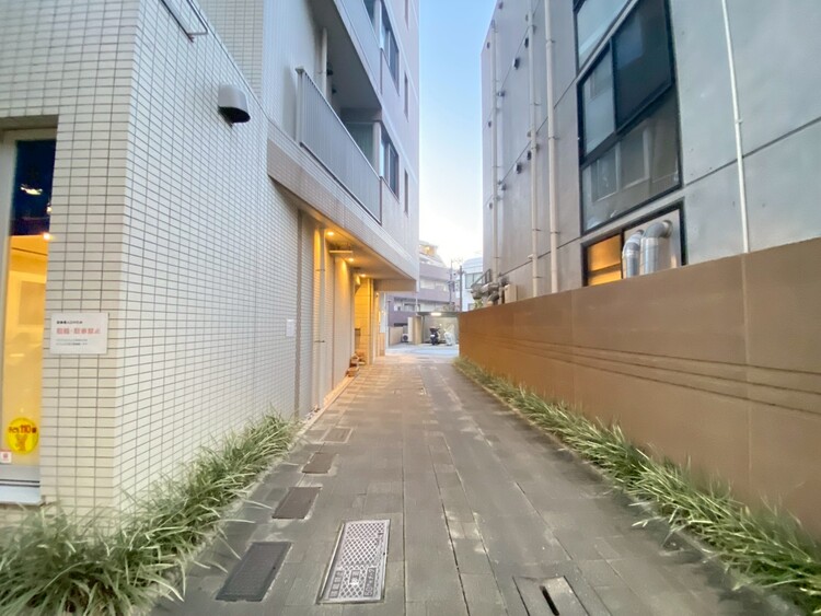 その他 マンションの敷地内には、中庭もございます。