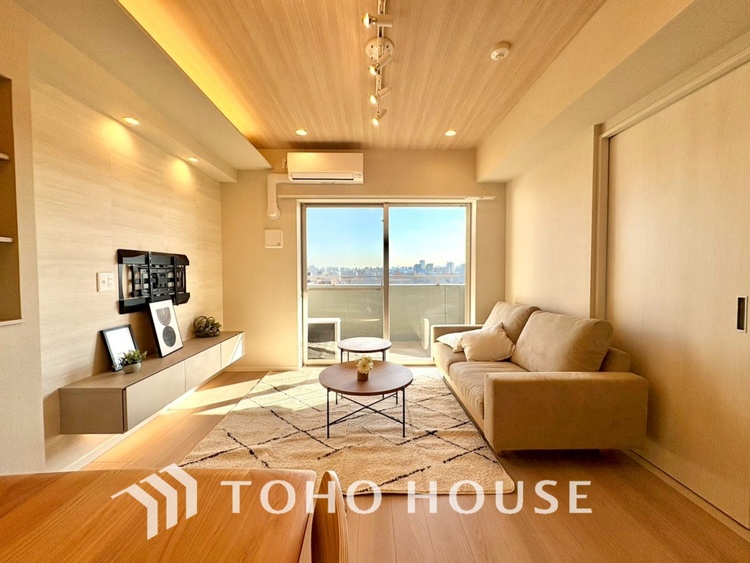 内装 【LIVING】◆眩い◆光が燦々と入り、家族の笑顔を照らす。「いつまでも続いて」と願う夢のような毎日がここにある。