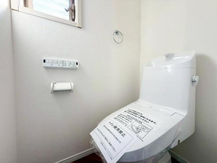 トイレ 【トイレ】ウォシュレット、保温機能付き便座など充実の設備です　お掃除がしやすくストレスフリー！！