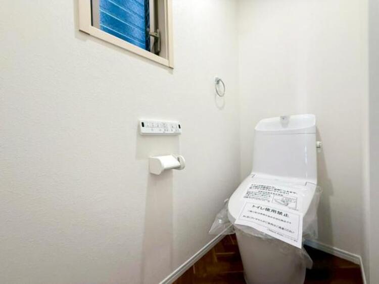 トイレ 【トイレ】ウォシュレット、保温機能付き便座など充実の設備です　お掃除がしやすくストレスフリー！！