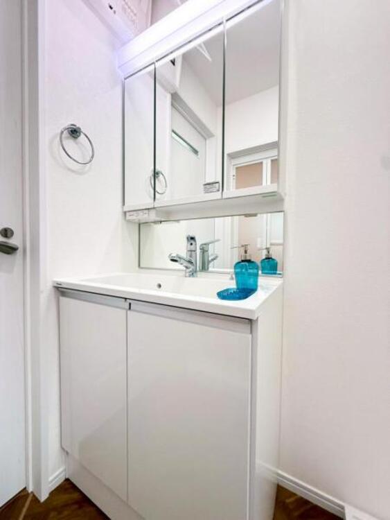 洗面 【洗面・脱衣所】使用頻度の高い場所だからこそ便利な空間に。多人数での使用も考えた便利な空間です