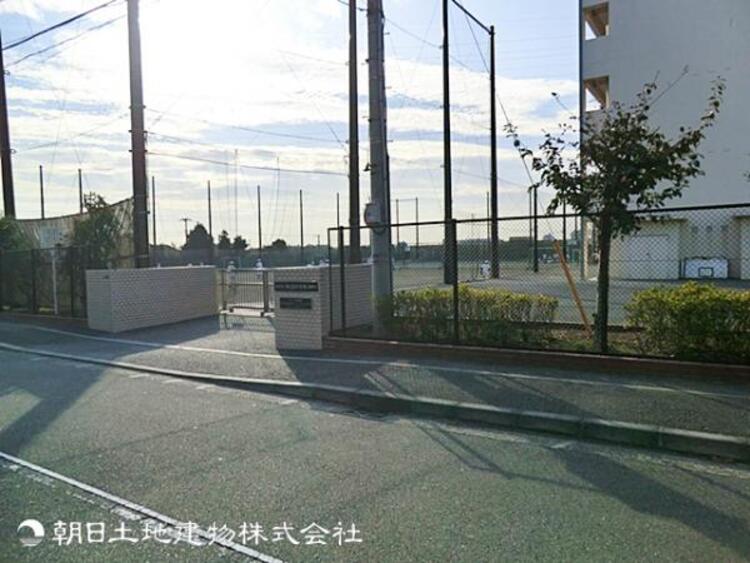 周辺 横浜市立東山田中学校650ｍ