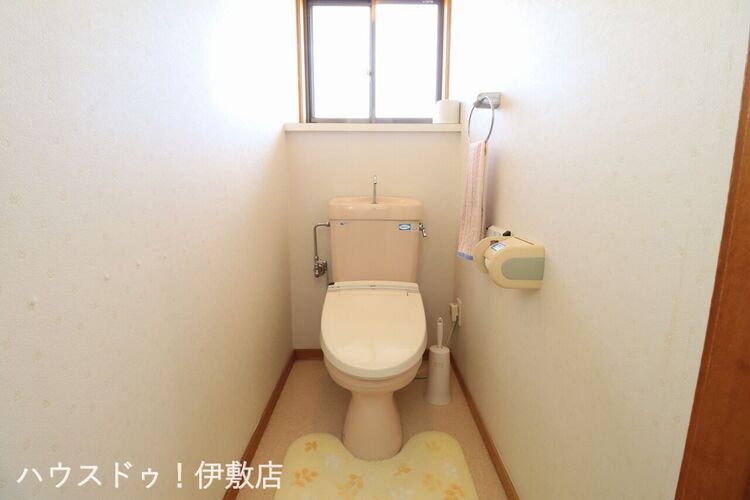 その他 【2Fトイレ】2階から階段を降りなくてもいいので、お部屋からの移動が短縮できます。