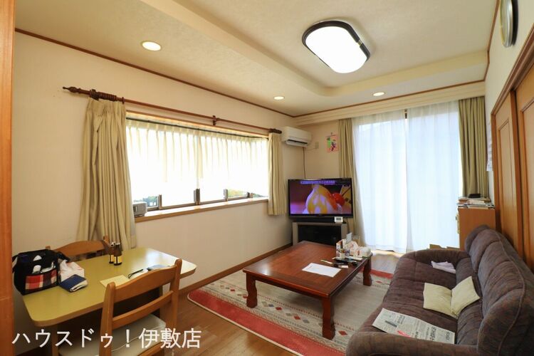 居間 【リビング】南日本ハウスにて無料でリフォーム見積もり致します。ワンストップサービスで物件の購入からリフォーム工事まで弊社にお任せ下さい。