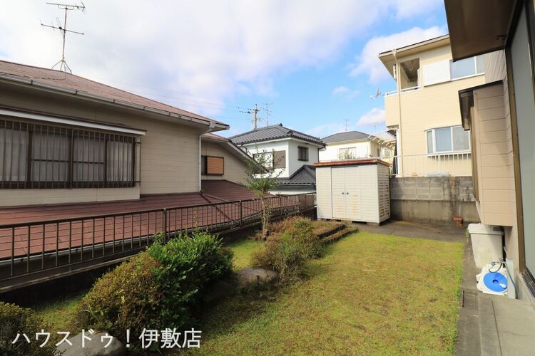 その他 【庭】敷地南側に広々とした庭付き！家庭菜園やBBQなど楽しめそうです！