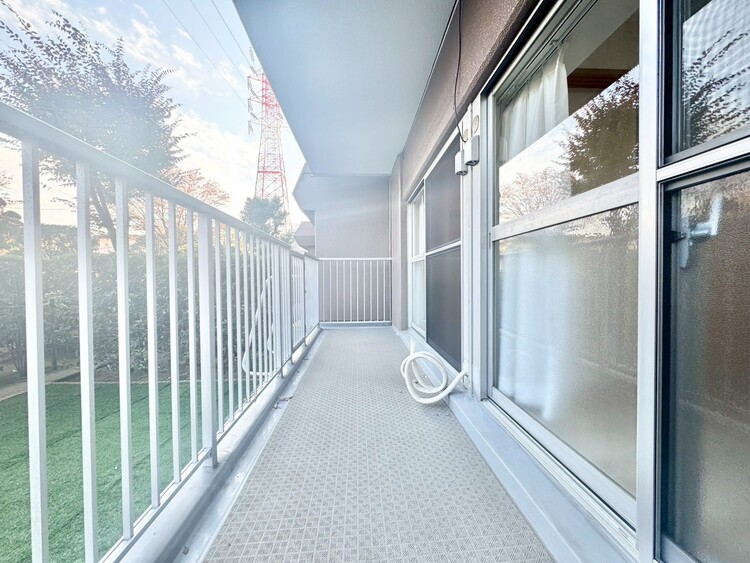 バルコニー 暮らしの中で、光と風を演出してくれるバルコニー。