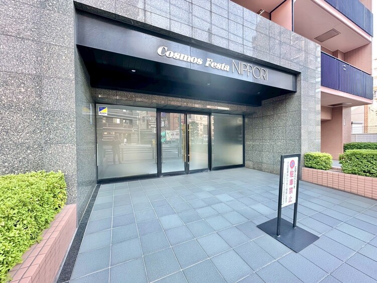 エントランス 外と内をつなぐエントランスは、まさに顔となる場所。