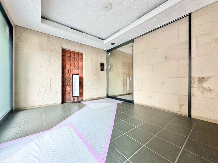 エントランス エントランス内部は、管理が行き届き清潔な共有スペースとなっています。