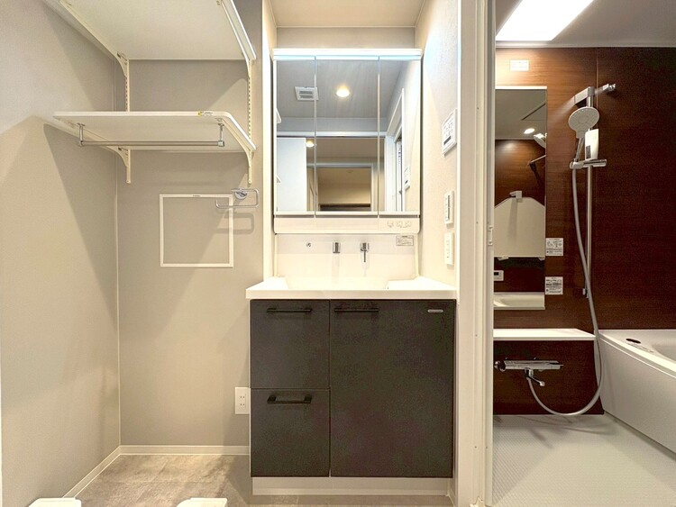 洗面 清潔感と心地よさを重視した、上質感漂うパウダールーム。