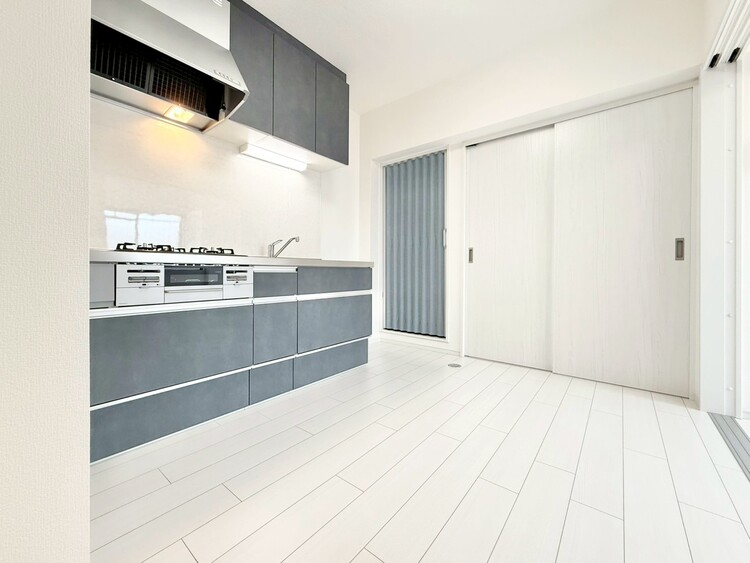 居間 居心地の良い空気感は、暮らしのステージを彩り、心からのやすらぎと満足感を与えてくれます。