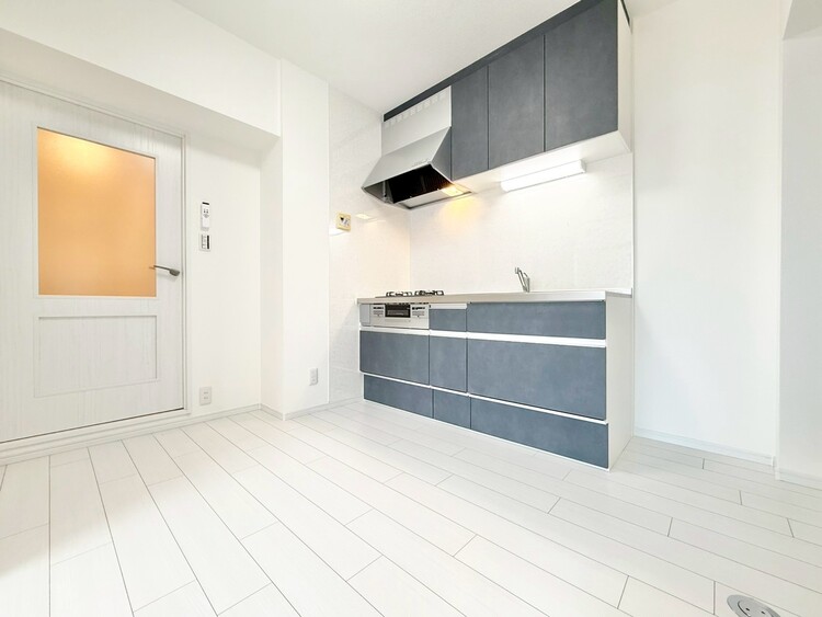 居間 飾り過ぎないシンプルな内装と偏り過ぎないデザインで統一しました。