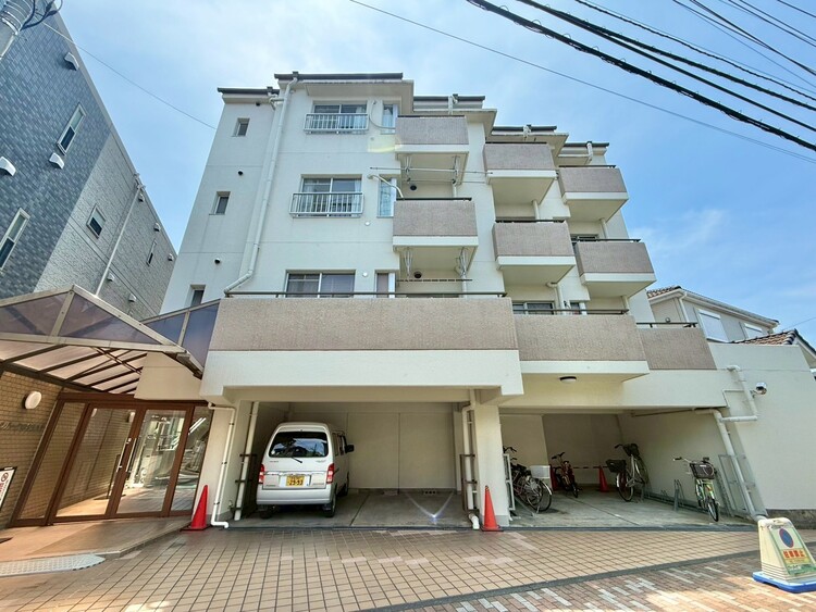 外観 資料には掲載していない情報が、現地にはたくさんあります。是非一度、現地をご確認ください。