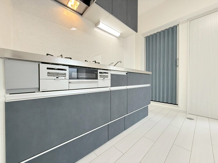 キッチン 洗練されたスタイリッシュなデザイン性と使いやすさを備えた仕様。