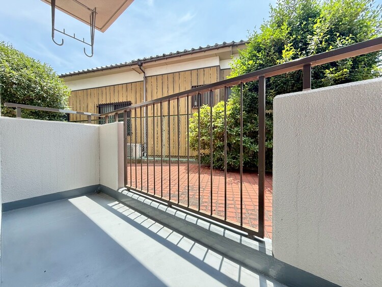 バルコニー 暮らしの中で、光と風を演出してくれるバルコニー。