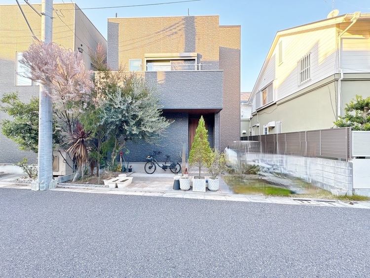 外観 現地に足をお運びいただいた際には、周辺散策などをお勧めいたします。