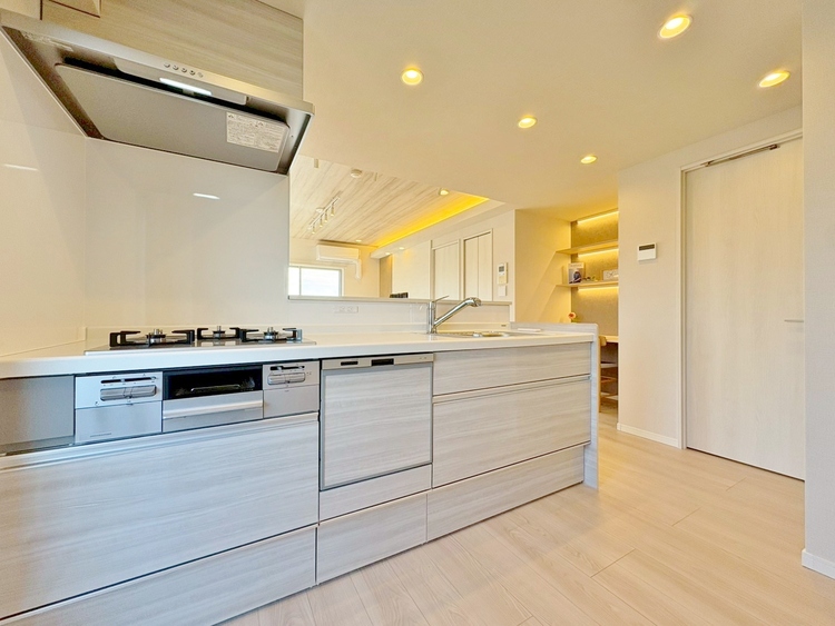 キッチン 洗練されたスタイリッシュなデザイン性と使いやすさを備えた仕様。