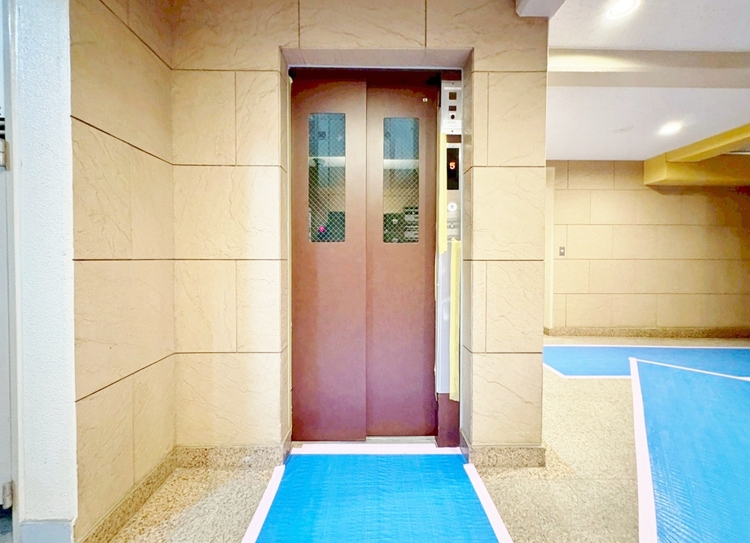 設備 エレベーターの管理も、きちんと行き届いてます。