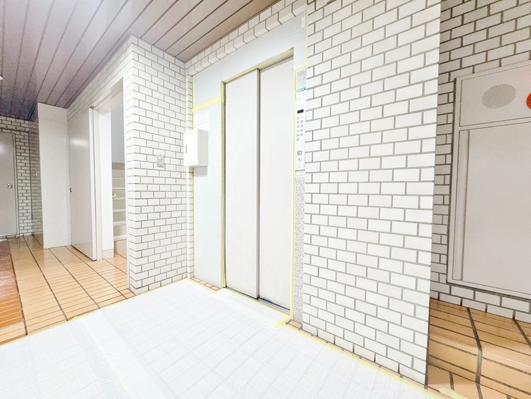 設備 エレベーターの管理も、きちんと行き届いてます。