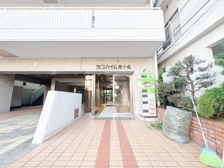 エントランス 外と内をつなぐエントランスは、まさに顔となる場所。