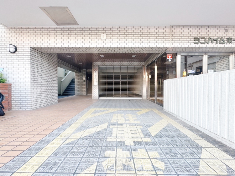 駐車場 本物件の駐車スペースです。車種制限のある場合もございますので、お気軽にお問い合わせくださいませ。