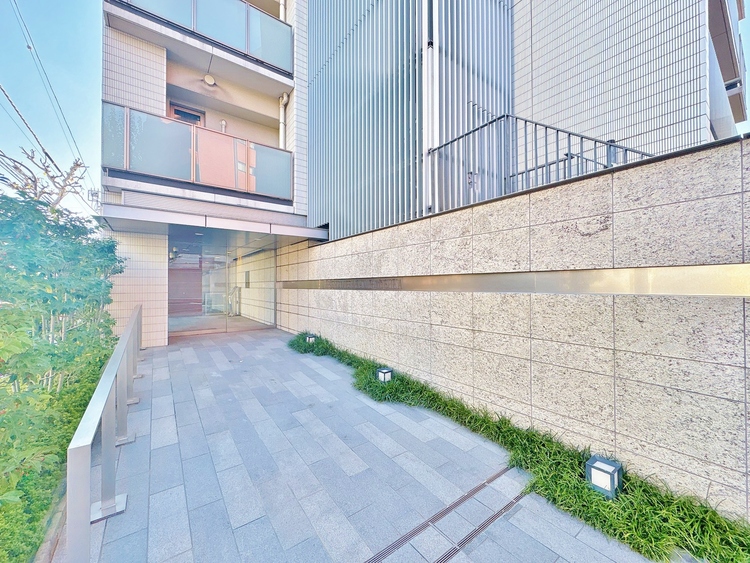 エントランス 外と内をつなぐエントランスは、まさに顔となる場所。