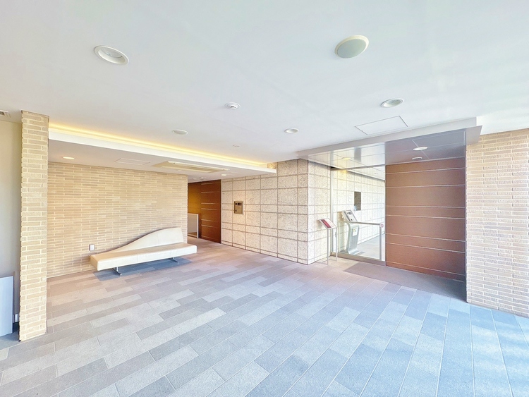 エントランス エントランス内部は、管理が行き届き清潔な共有スペースとなっています。