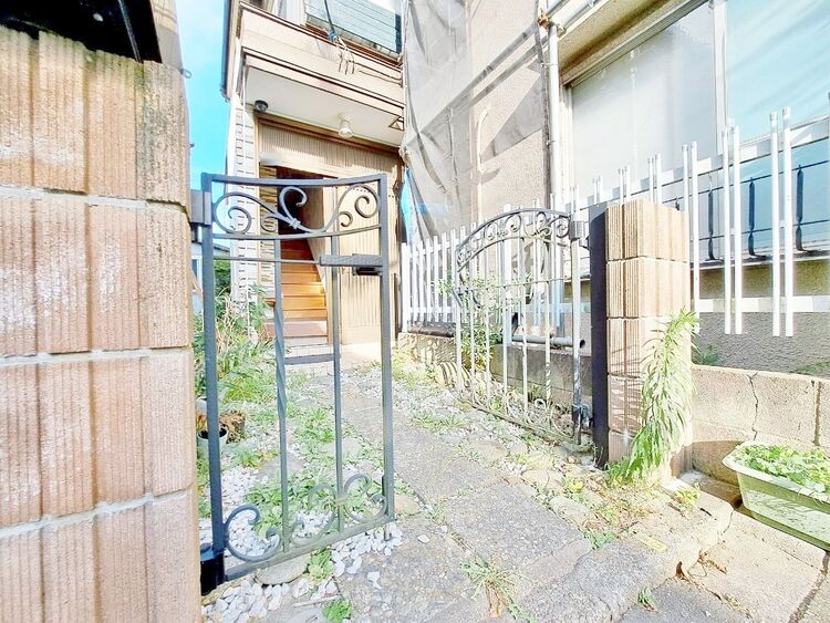 外観 現地に足をお運びいただいた際には、周辺散策などをお勧めいたします。