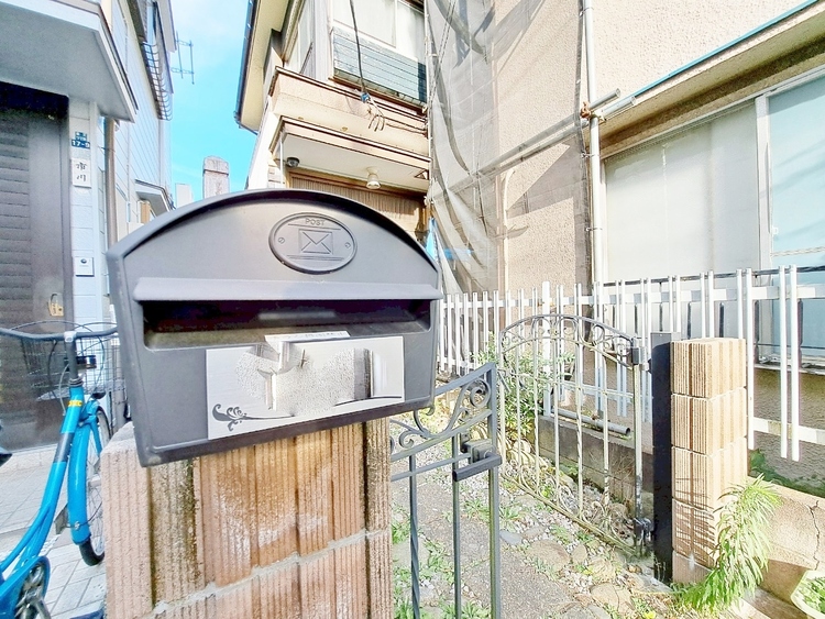 設備 郵便物を受け取るための郵便受け。