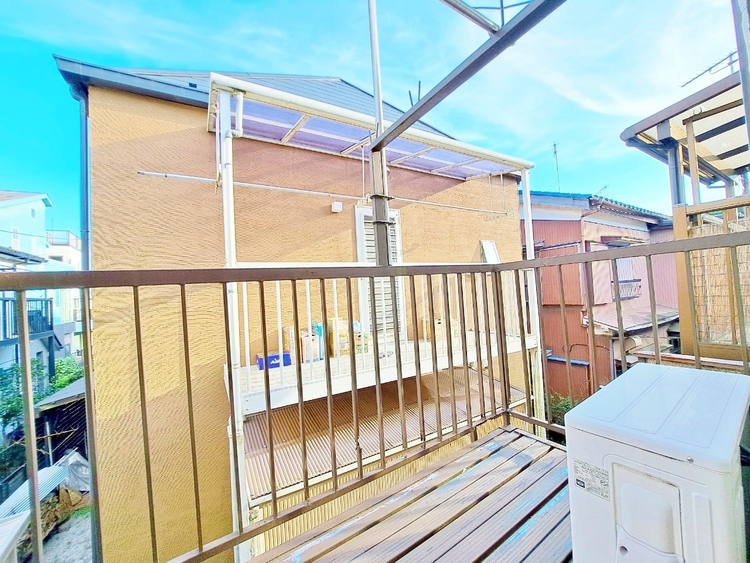 バルコニー 暮らしの中で、光と風を演出してくれるバルコニー。