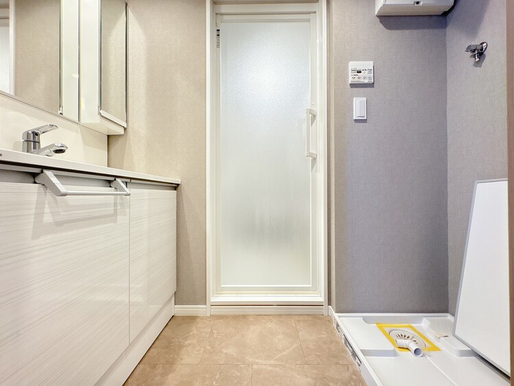 洗面 清潔感と心地よさを重視した、上質感漂うパウダールーム。