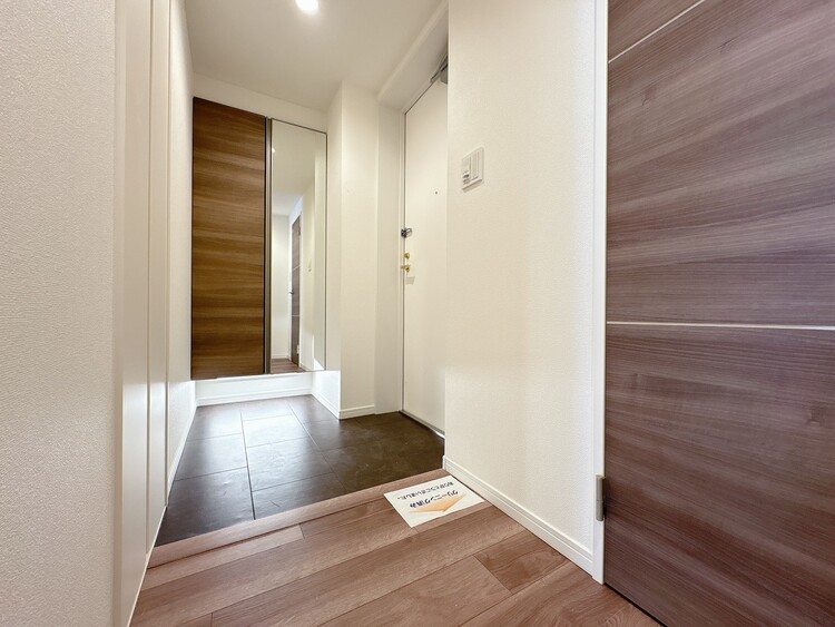 玄関 シューズボックスを完備した玄関です。