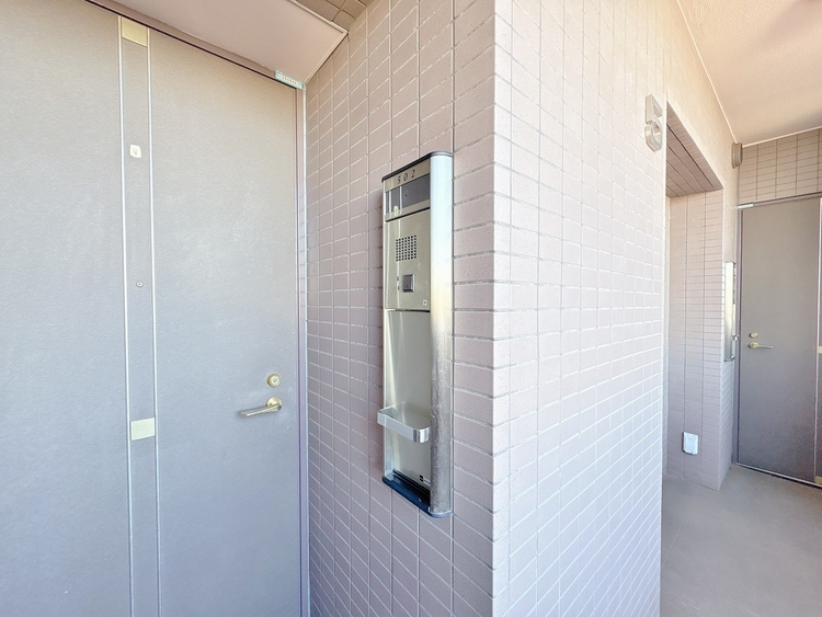 玄関 玄関を開ければ、そこは安らぎのご自宅。