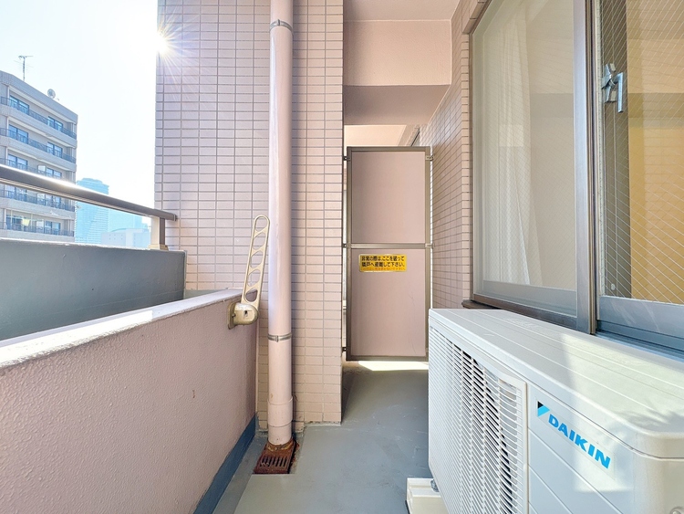 バルコニー 暮らしの中で、光と風を演出してくれるバルコニー。