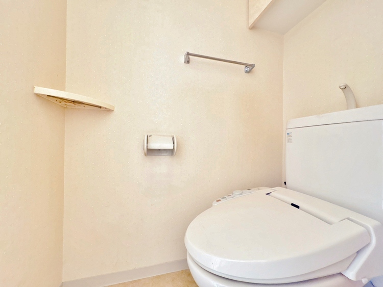 トイレ 暮らしの中のさりげないひとときの快適さにも、こだわりを、持って設備を配しております。