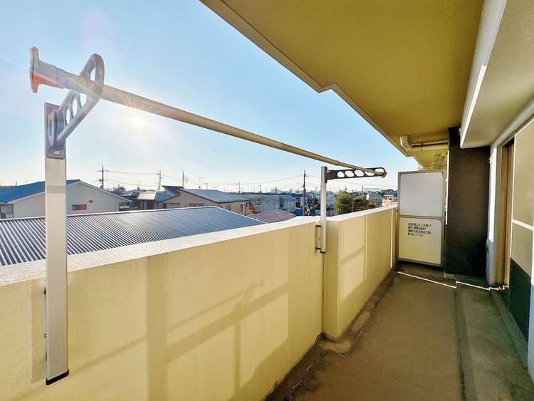 バルコニー 暮らしの中で、光と風を演出してくれるバルコニー。