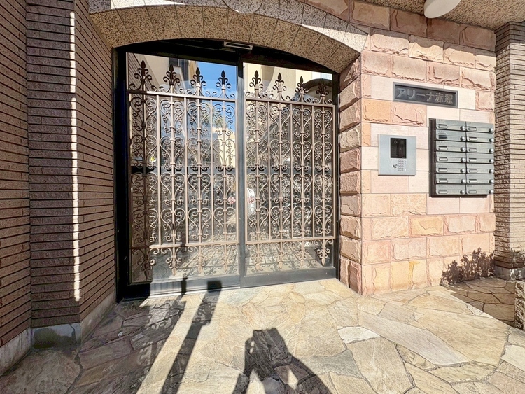 エントランス 外と内をつなぐエントランスは、まさに顔となる場所。