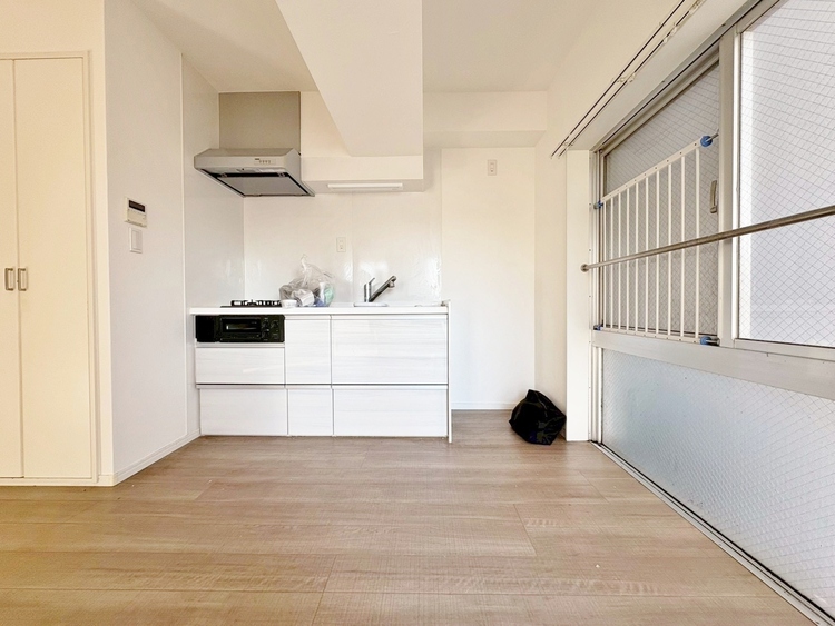 居間 居心地の良い空気感は、暮らしのステージを彩り、心からのやすらぎと満足感を与えてくれます。