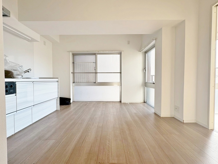 居間 飾り過ぎないシンプルな内装と偏り過ぎないデザインで統一しました。