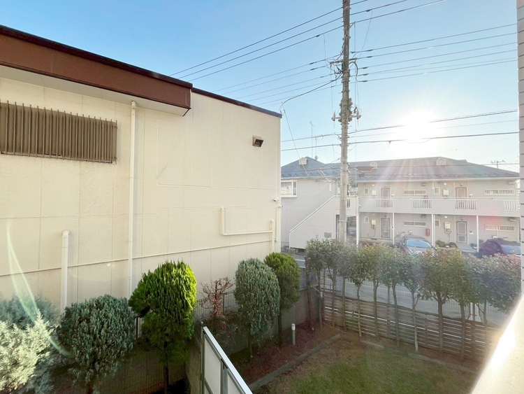 バルコニー 頬をなでる、優しい風を感じることが出来ます。