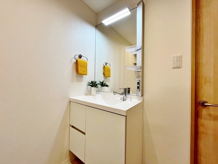 洗面 何かと物が増える場所だからこそ、スッキリと見映えの良い空間に。