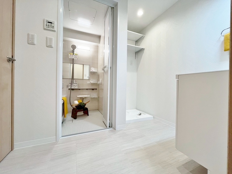 洗面 清潔感と心地よさを重視した、上質感漂うパウダールーム。