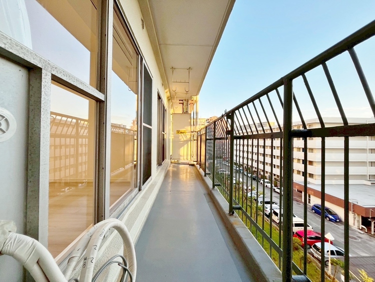 バルコニー 暮らしの中で、光と風を演出してくれるバルコニー。