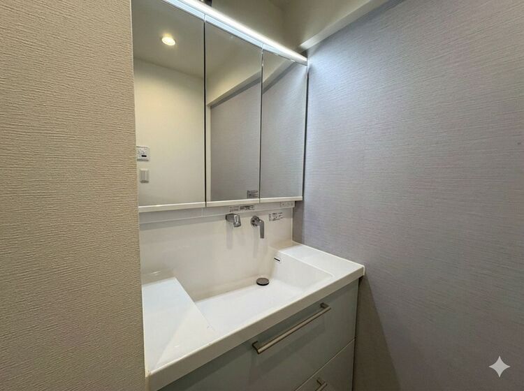 洗面 何かと物が増える場所だからこそ、スッキリと見映えの良い空間に。※ＣＧ加工により空室を再現しております。